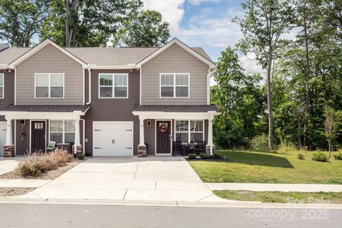 40 Malcolm Ct, Candler, NC, 28715-0899 | Card Image