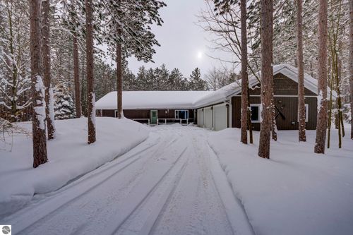 16355 Hunt Club Rd W, Lake Ann, MI, 49650-9696 | Card Image