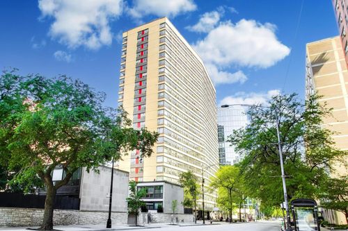 702-2930 N Sheridan Rd, Chicago, IL, 60657-5970 | Card Image