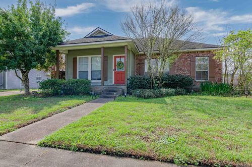 15022 Point Chenier Ave, Baton Rouge, LA, 70817-4717 | Card Image