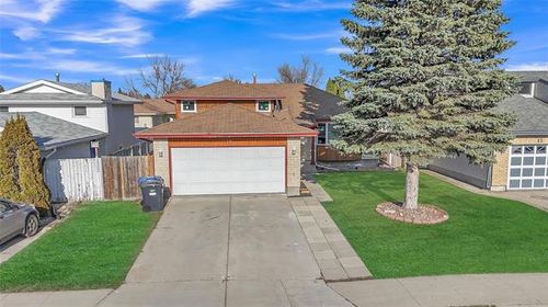 19 Scarfe St, Winnipeg, MB, R2P1V2 | Card Image