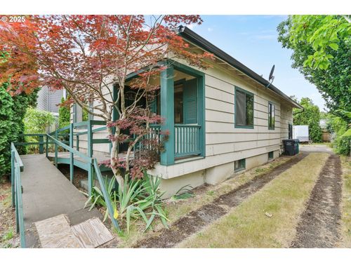 6027 N Greeley Ave, Portland, OR, 97217 | Card Image