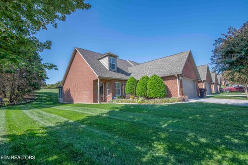 253 Meadow Walk Ln, Lenoir City, TN, 37772-5698 | Card Image