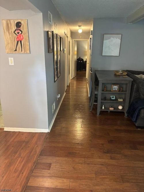 1 Arrowwood Ln, Monmouth Junction, NJ, 08852-2016 | Card Image
