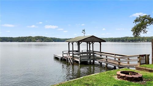 191 Shoreline Dr, Lexington, NC, 27292-7864 | Card Image