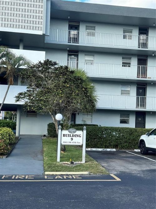 apt-104b-2861 Nw 47th Ter, Lauderdale Lakes, FL, 33313-1718 | Card Image