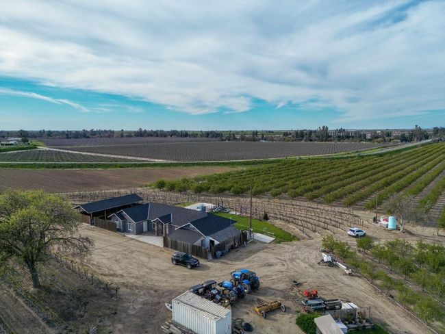 14700 W Barstow Ave, House other with 3 bedrooms, 0 bathrooms and null parking in Kerman CA | Image 6
