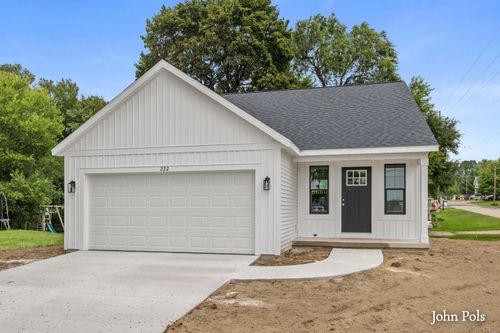 222 E Ellis Ave, Belding, MI, 48809-1516 | Card Image
