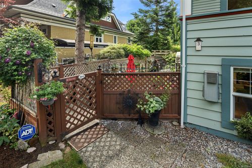3-1425 Richardson St, Victoria, BC, V8S1R1 | Card Image