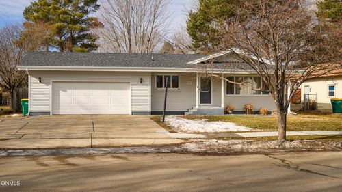 1626 S 3rd St, Bismarck, ND, 58504-7111 | Card Image