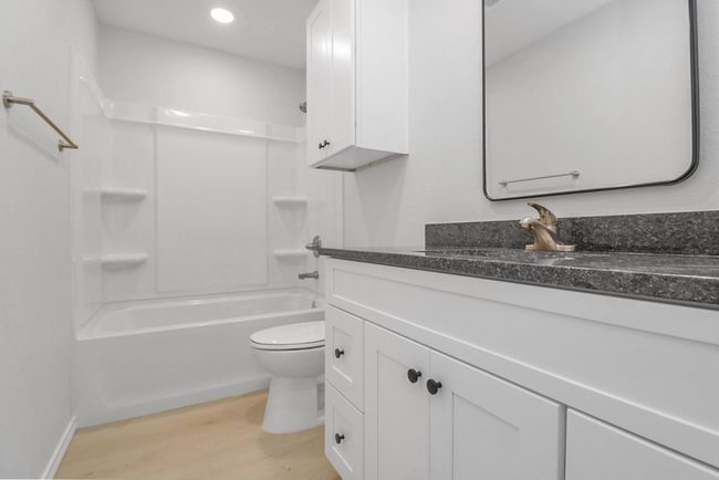 Guest Bathroom | Image 18