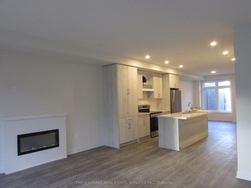 18 Mermot Lane, Richmond Hill, ON, L4B0J5 | Card Image