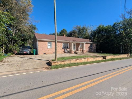 537 Deaverview Rd, Asheville, NC, 28806-1366 | Card Image