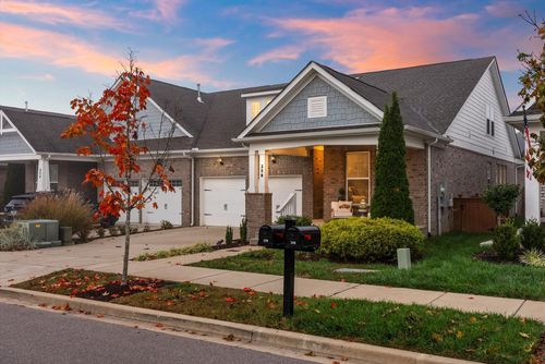 250 Tanglewood Ln, Hendersonville, TN, 37075-1478 | Card Image