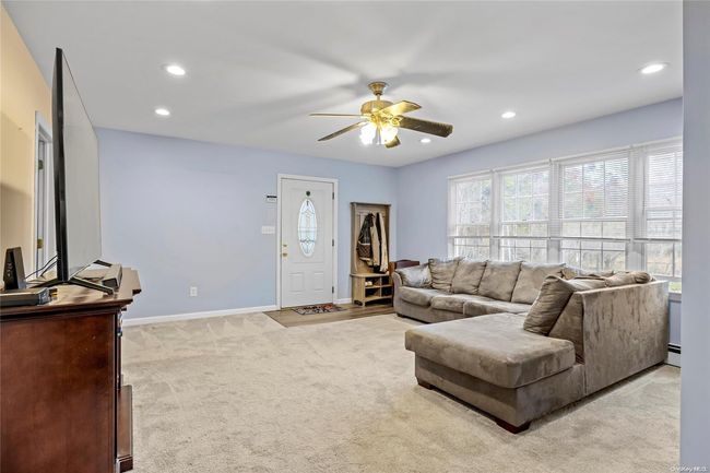131 Middle Island Blvd, House other with 3 bedrooms, 3 bathrooms and null parking in Middle Island NY | Image 4