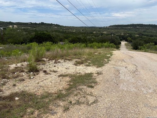 391 Iroquois Trl, Bandera, TX, 78003-3861 | Card Image