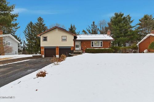 8 Louise Dr, Latham, NY, 12110-5616 | Card Image