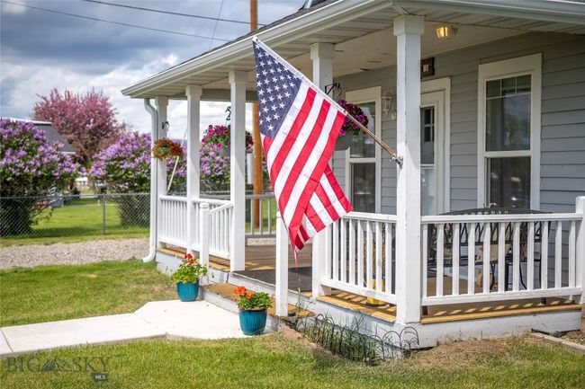 207 2 Nd St E, House other with 3 bedrooms, 3 bathrooms and null parking in Clyde Park MT | Image 51