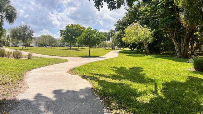APT-505 - 4330 Hillcrest Dr, Condo with 1 bedrooms, 2 bathrooms and null parking in Hollywood FL | Image 46