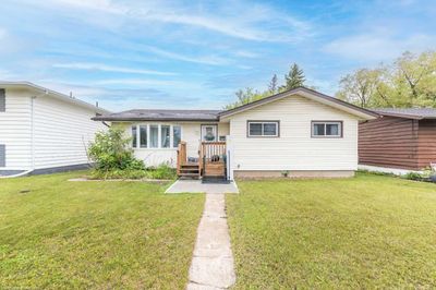 4720 36 St, House detached with 4 bedrooms, 2 bathrooms and 2 parking in Lloydminster SK | Image 2