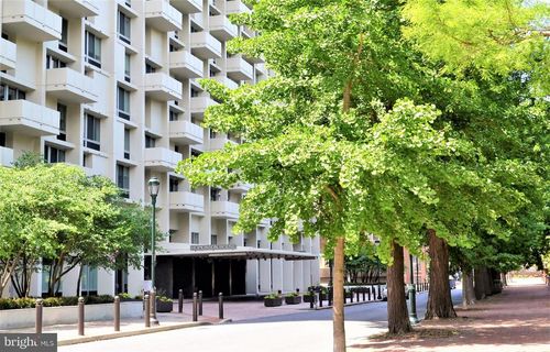 apt-217-604 S Washington Sq, PHILADELPHIA, PA, 19106-4120 | Card Image