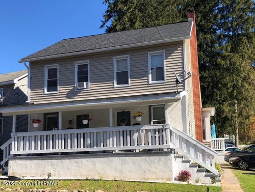 767 N Main St, Bangor, PA, 18013-1932 | Card Image