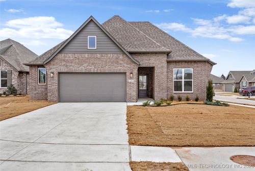 1303 N Chestnut Court, Broken Arrow, OK, 74012 | Card Image