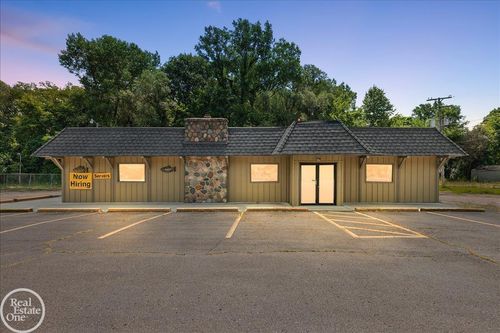 60730 Van Dyke Rd, Washington Township, MI, 48094-2366 | Card Image