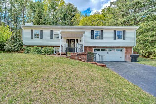 2738 Bobwhite Dr, Roanoke, VA, 24018-5138 | Card Image