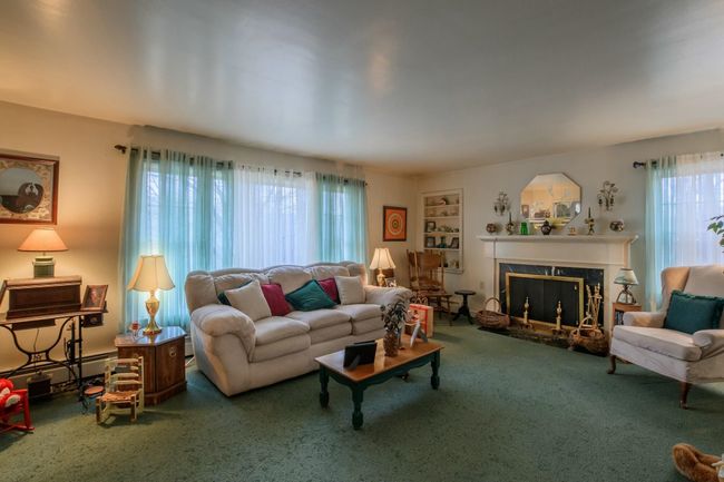 Formal living room. | Image 5
