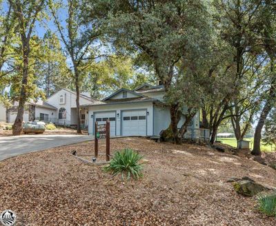 19940 Pleasant View Drive, House other with 5 bedrooms, 4 bathrooms and 2 parking in Groveland CA | Image 1