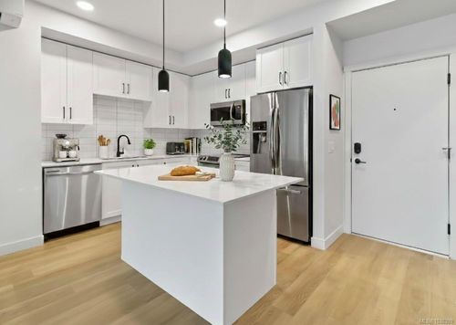 206-2469 Gateway Rd, Langford, BC, V9B6R7 | Card Image