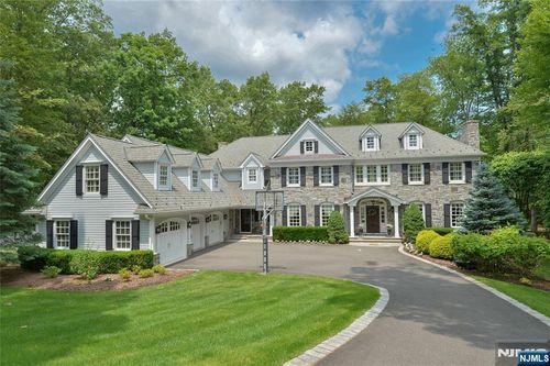 320 Sleepy Hollow Ln, Franklin Lakes, NJ, 07417-2000 | Card Image