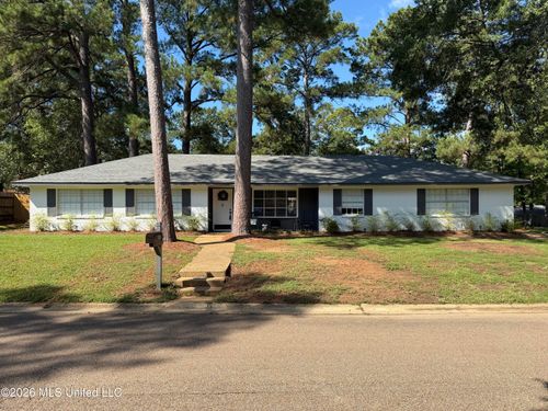 33 Pebble Hill Dr, Brandon, MS, 39042-2140 | Card Image