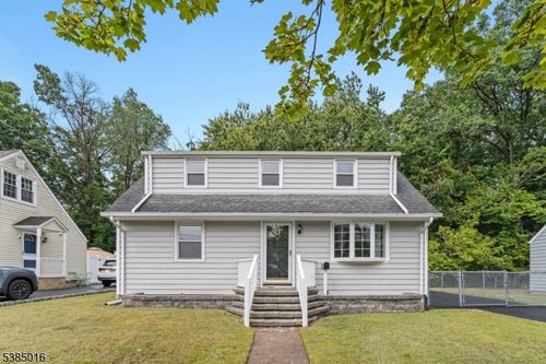 18 Farmingdale Ave, Bloomfield, NJ, 07003-5410 | Card Image