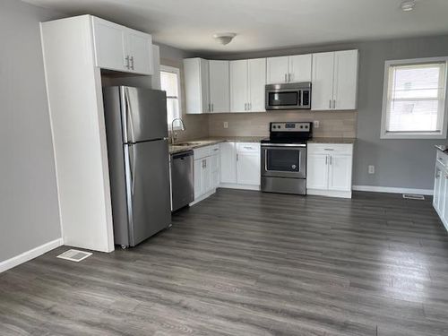 46 Carver Blvd, Bellport, NY, 11713-2111 | Card Image