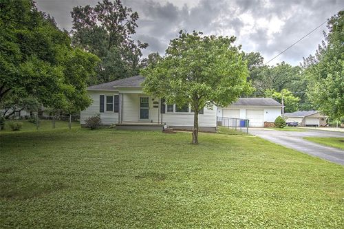 3437 E Orchard Dr, Decatur, IL, 62521-4759 | Card Image