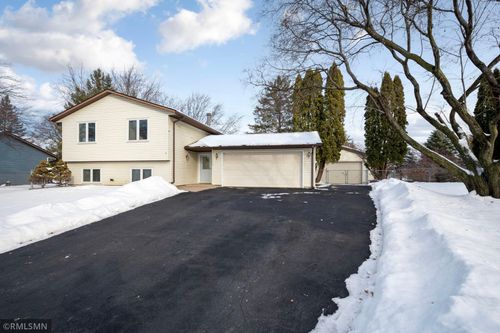 15740 Harmony Way, Apple Valley, MN, 55124-4823 | Card Image