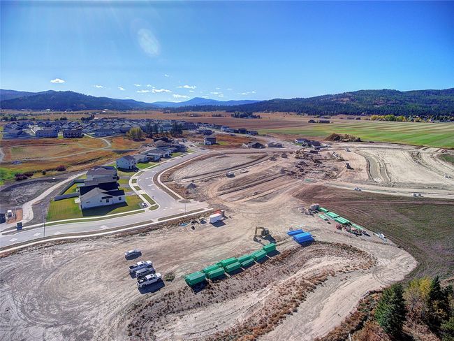 Aerial view with a mountain view | Image 7