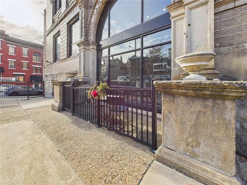 apt-205-5267 Holmes St, Pittsburgh, PA, 15201-2468 | Card Image