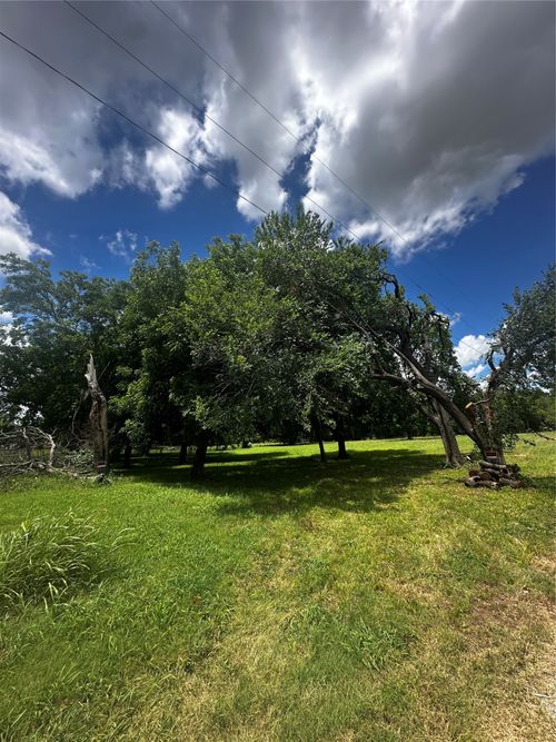 701 W Howell St, Saint Jo, TX, 76265-2076 | Card Image