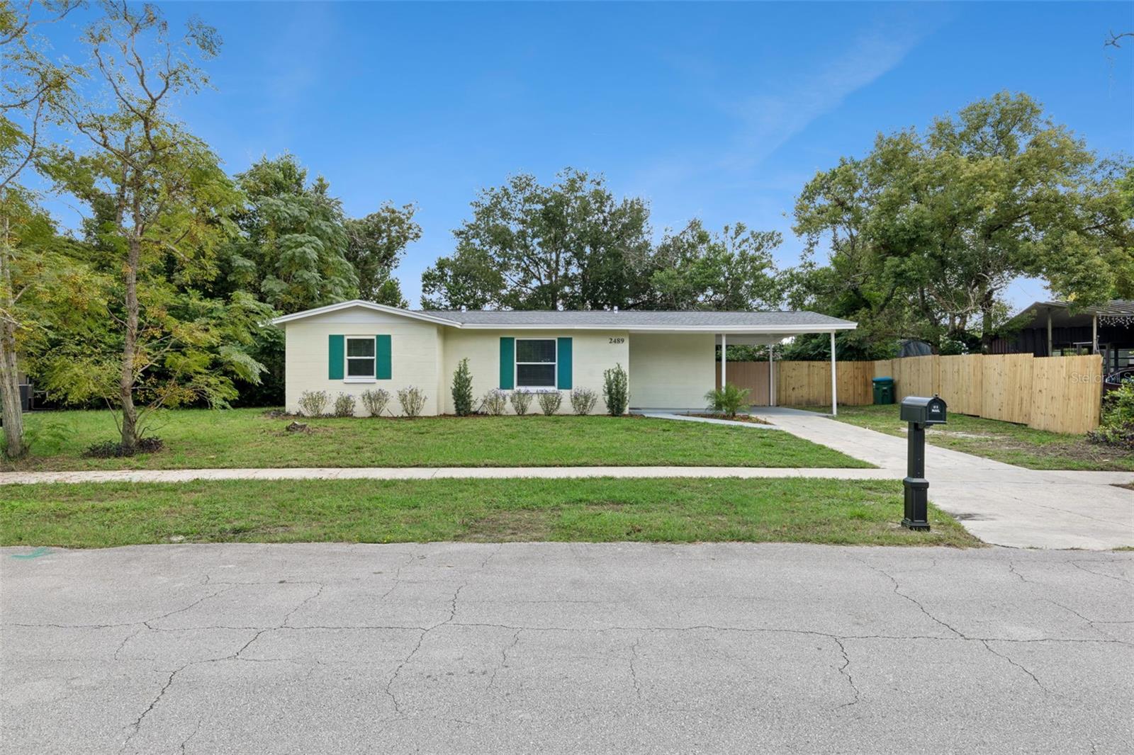 Residential in DELTONA 3