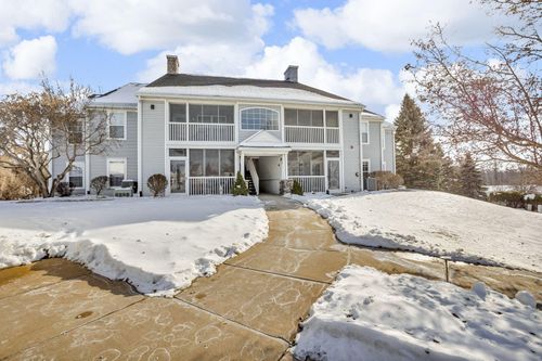 783 W Barrington Cir, Jackson, MI, 49203-2585 | Card Image
