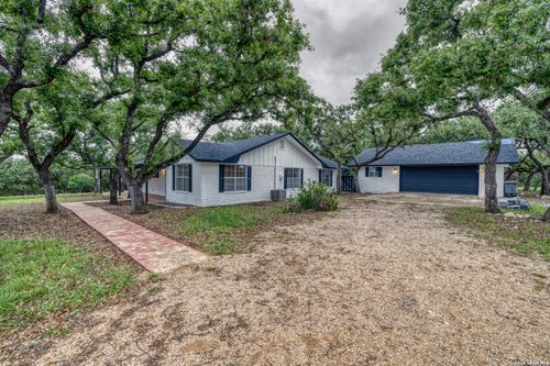 835 Alex Auld Dr, Leakey, TX, 78873-3505 | Card Image