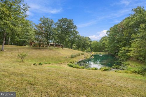 9712 Hedgesville Rd, Hedgesville, WV, 25427-6019 | Card Image