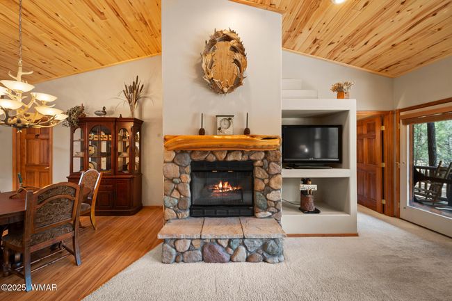Fireplace | Image 9