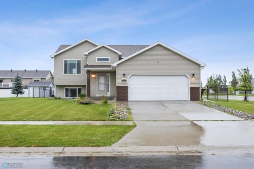 2812 Umber Ct S, Fargo, ND, 58104-8431 | Card Image