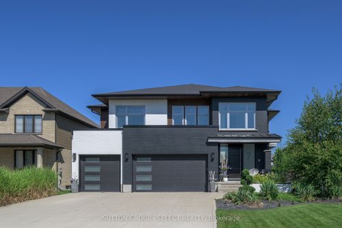 7 Valleyview Cres, Komoka, ON, N0L1R0 | Card Image