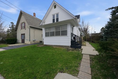 835 Oak St, ELGIN, IL, 60123-7303 | Card Image