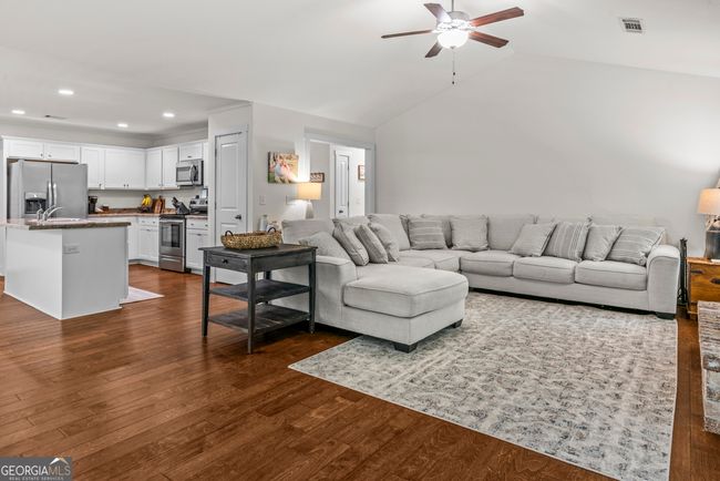 1081 Oak Hill Ln, House other with 3 bedrooms, 2 bathrooms and 2 parking in Madison GA | Image 24